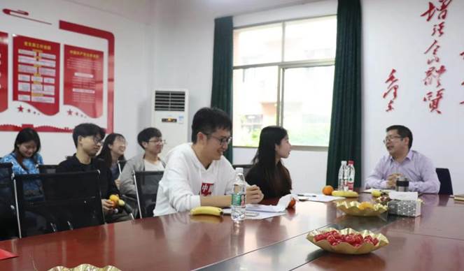 B9C511AB74102357CA0D156F095B033A B9C511AB74102357CA0D156F095B033A